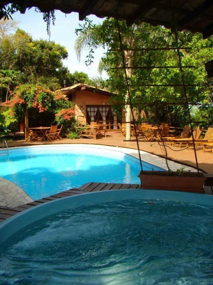 Pousada George's Village