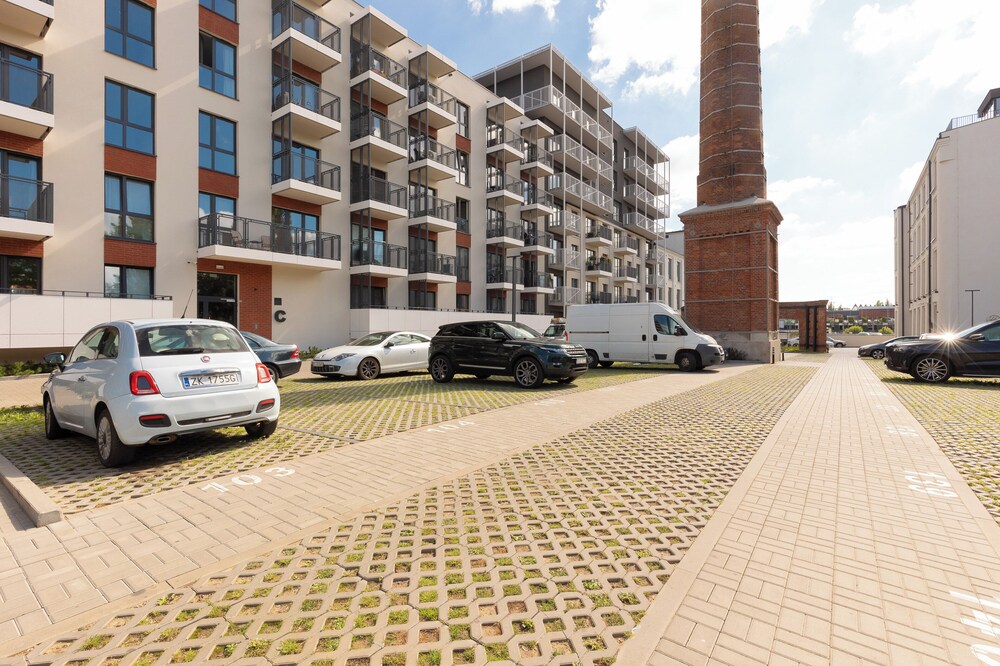 Lux Apartment Manufaktura by Renters view 5