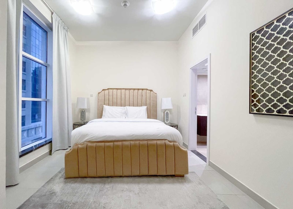 Phaedrus Living: Dubai Marina Arcade Residence 702