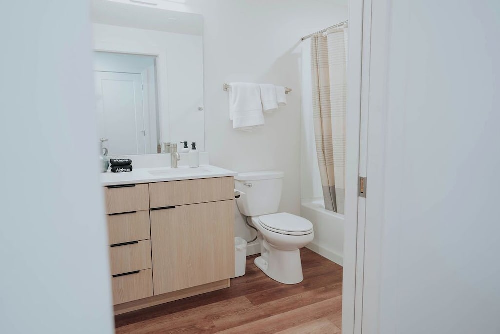 NEW Minimalist & Clean Apt in Downtown SLC