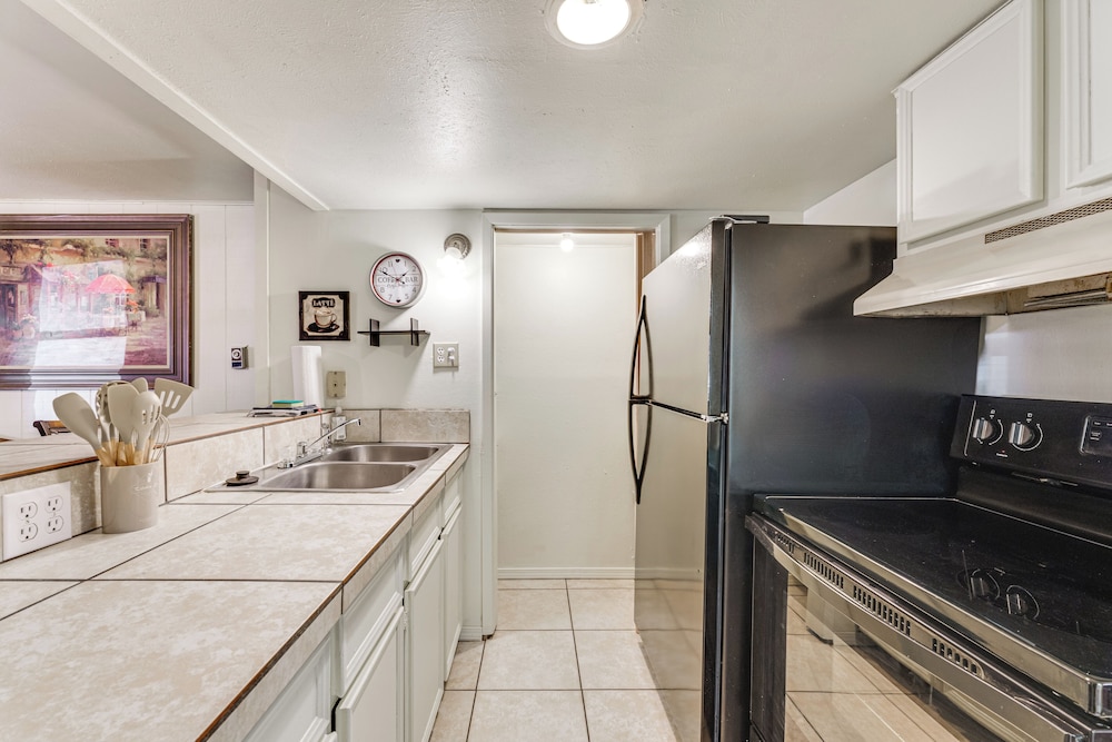 Walk to Angel Fire Resort: Condo w/ Furnished Deck