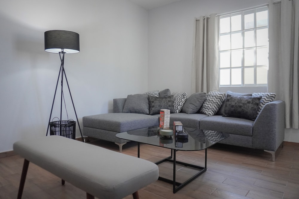 Modern Flat with 2 Bedrooms Near sea