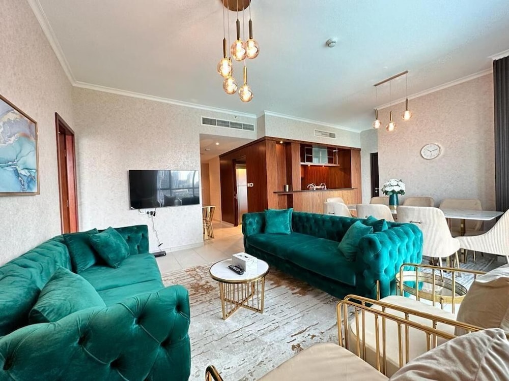 Durrani Homes - Grand 5BR besides Burj khalifa and Fountain view