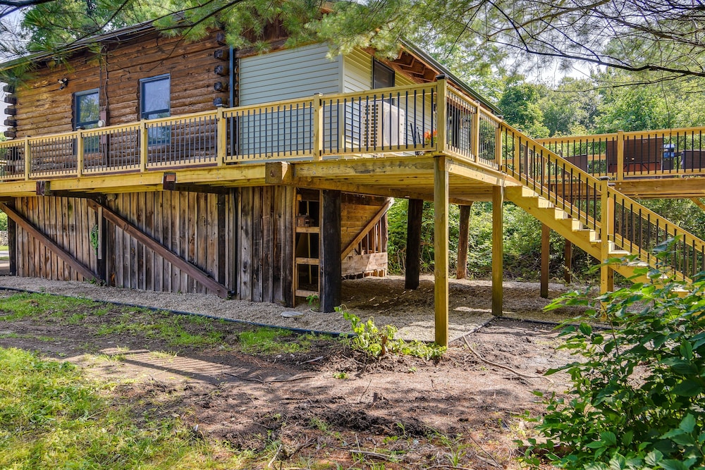 Fairhaven Harbor-front Gem - Steps From the Water!