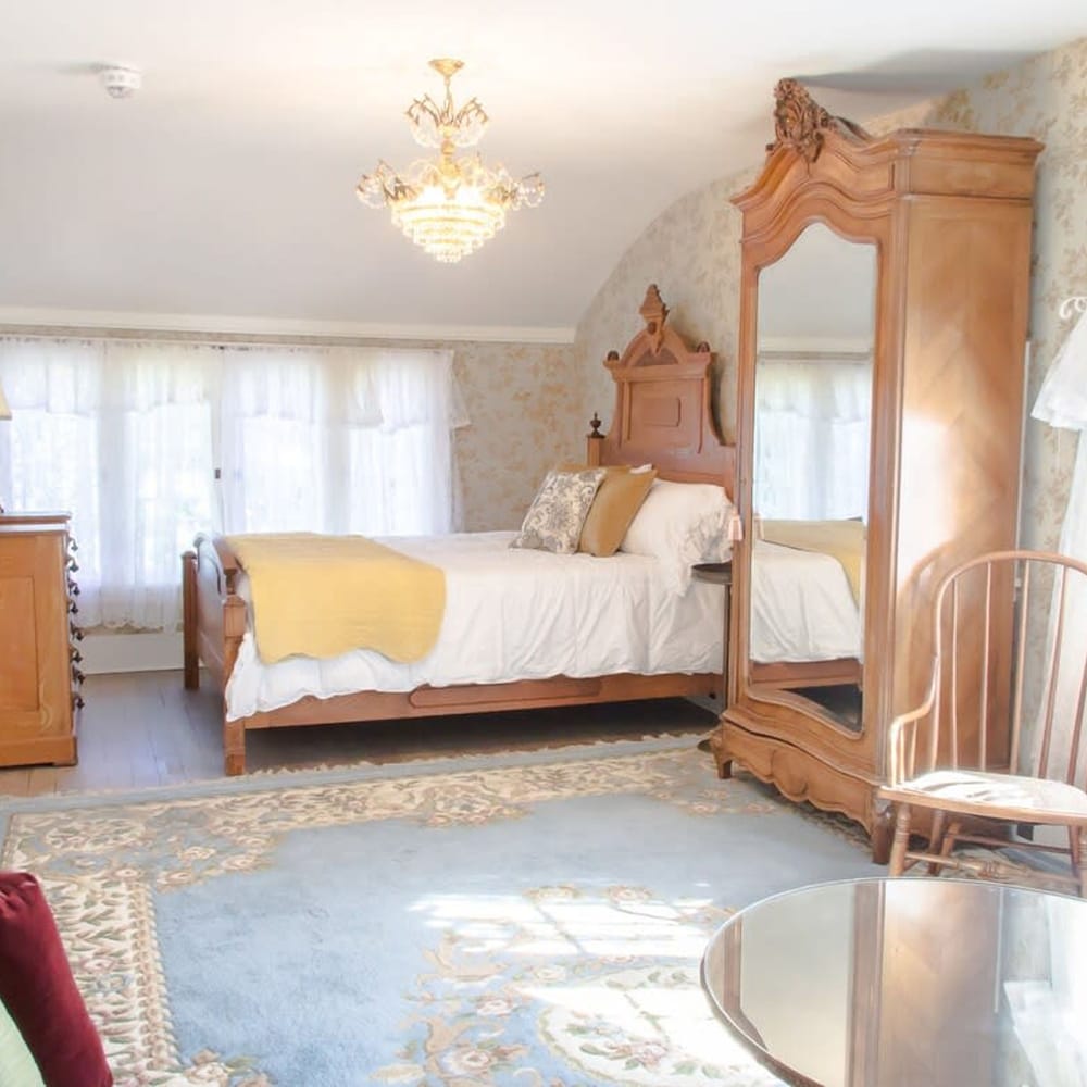 Luxury Waterfront Fairytale Home -carmen Elisabeth