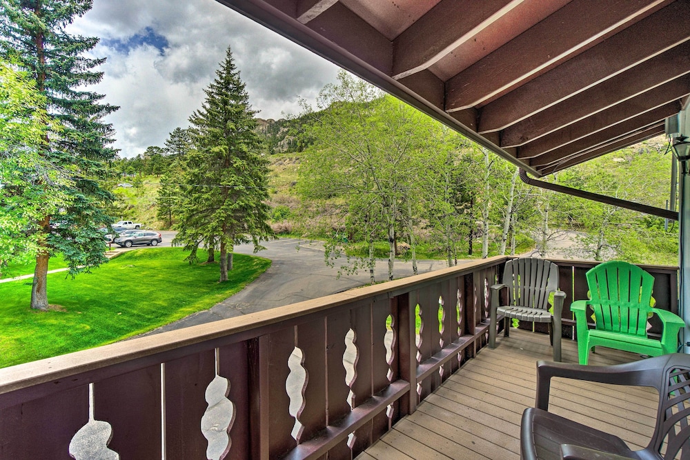 Cozy Condo on Fall River - 1 Mile to Rmnp Gate! - Property Image 4