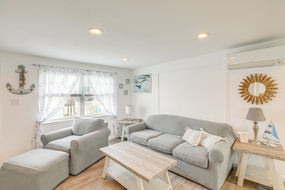 Beachfront Salisbury Retreat w/ Fire Pit & Grill