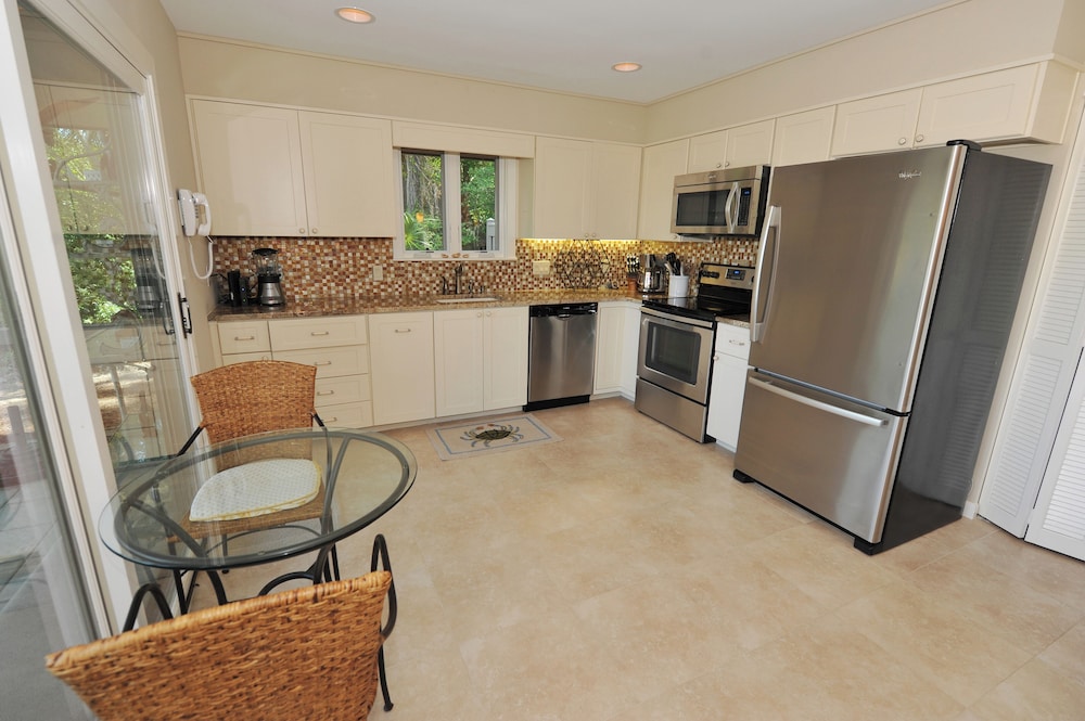 2 Gull Point Road at The Sea Pines Resort view 5