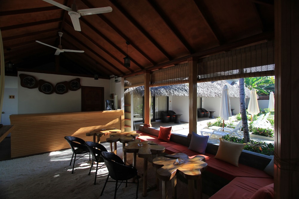 Local Island Inn