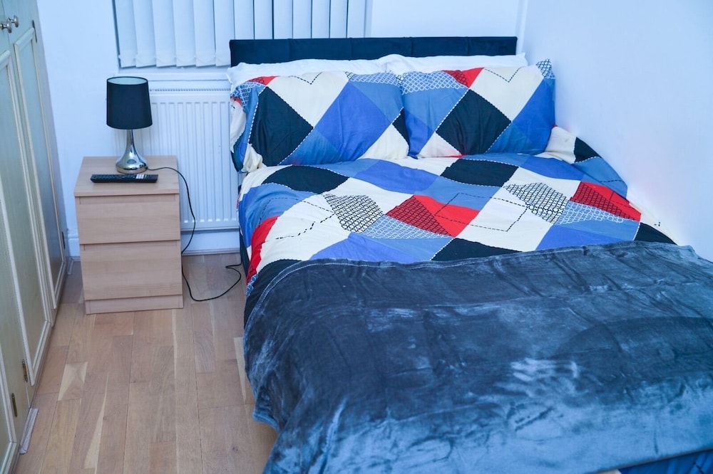 2dbed Close to Etihad, Coop Live, Manchester