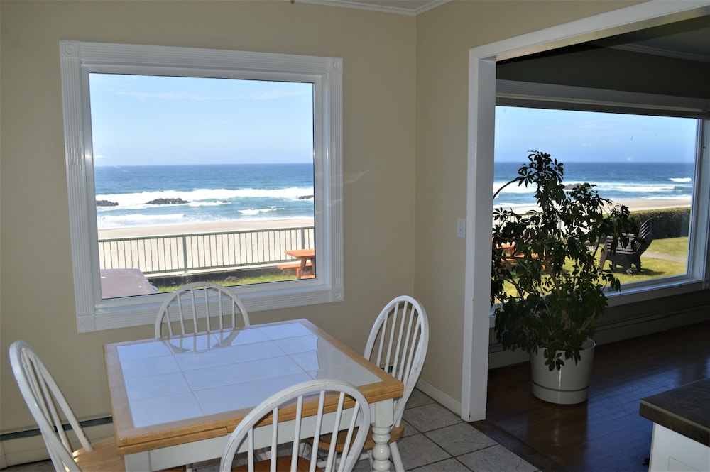 On the Beachfront Vacation Rentals