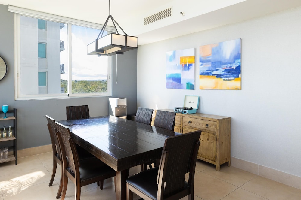The Big Family Condo by Acomodo