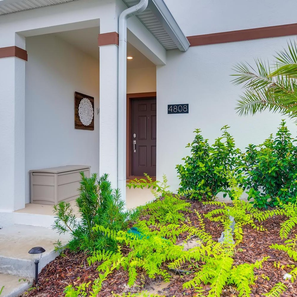 4808 LL Magical 4BR Disney Townhome w Private Pool - Image 1