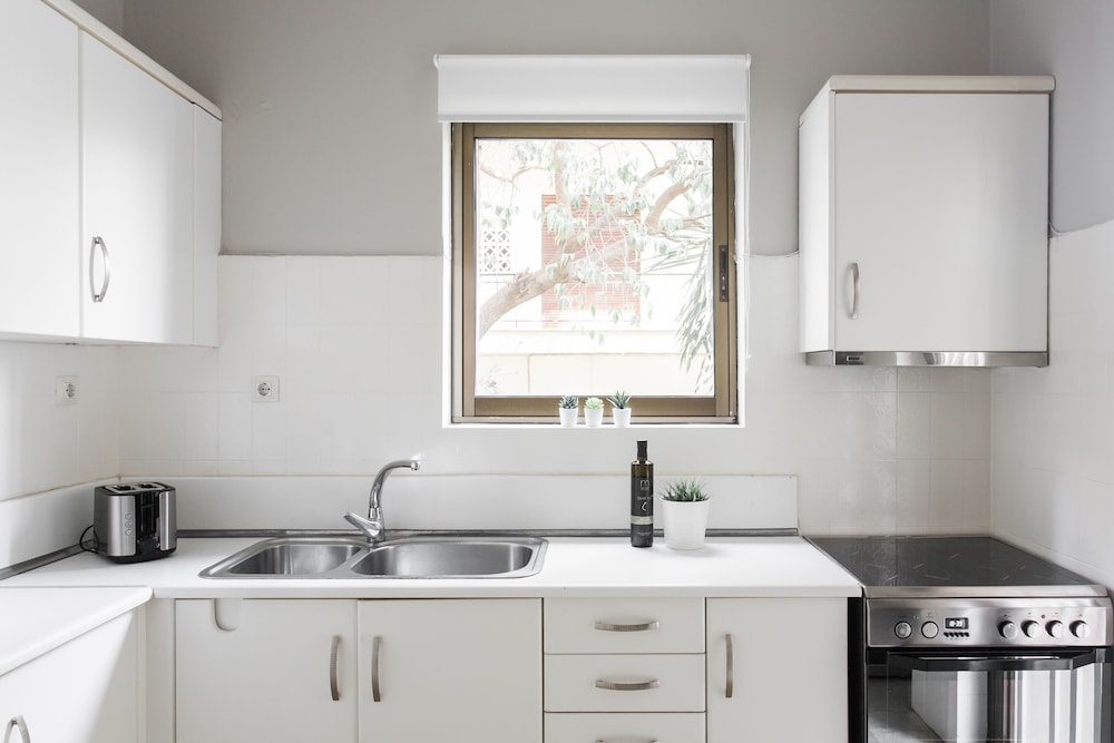 Pleasant 2BR Apartment near HELEXPO photo 5