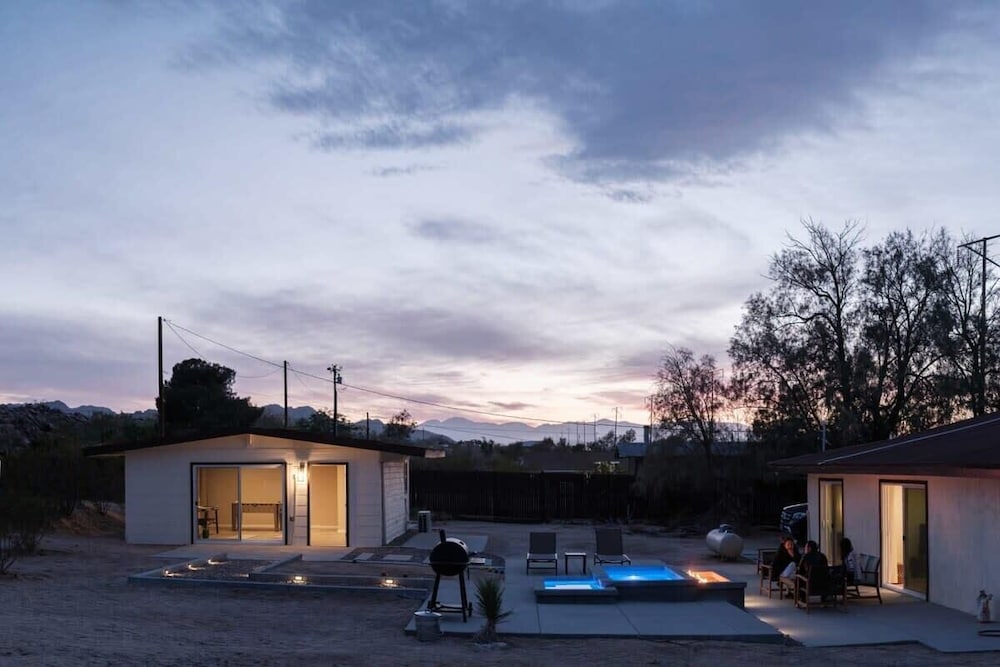@ Marbella Lane - Moon Designer Home Close to Jtnp