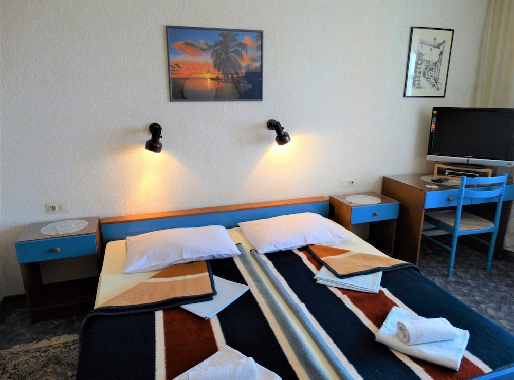 Crikvenica Apartments and Rooms With Sea View