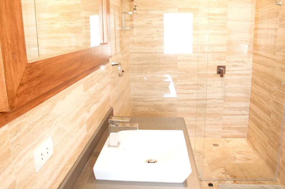 Luxury Casa Guayllabamba - BBQ Jacuzzi Gym Piscina