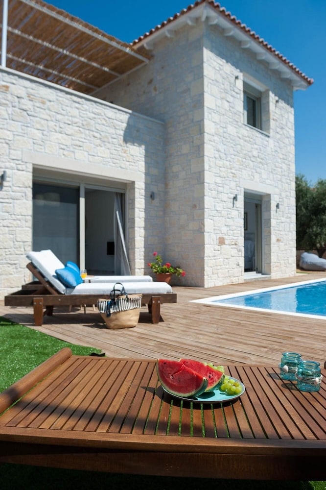 Villa Prima - With Private Heated Pool view 4