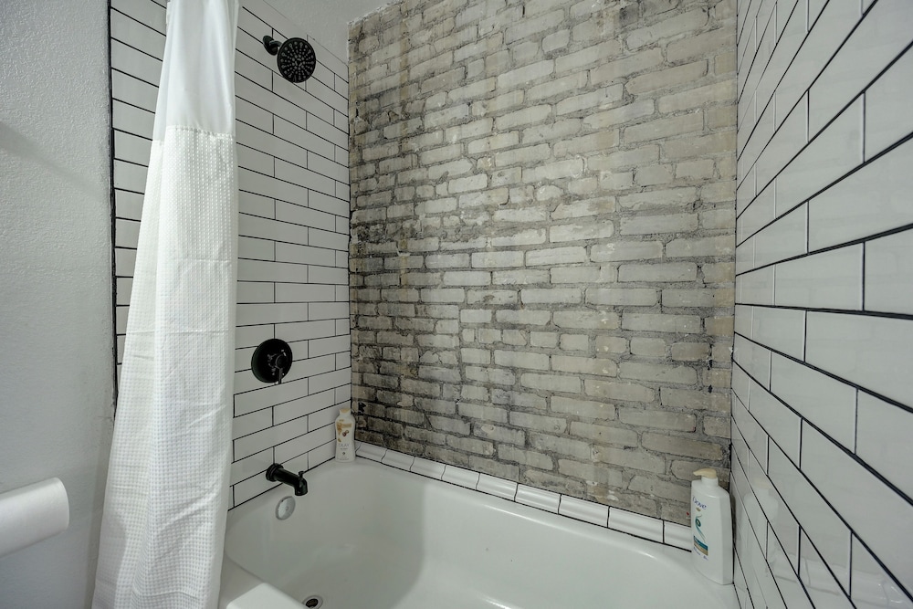 ROVE LIVING/KB - Prospect