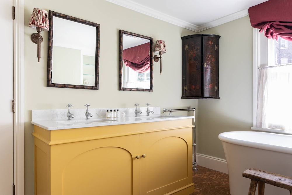 Vernon Street by Onefinestay