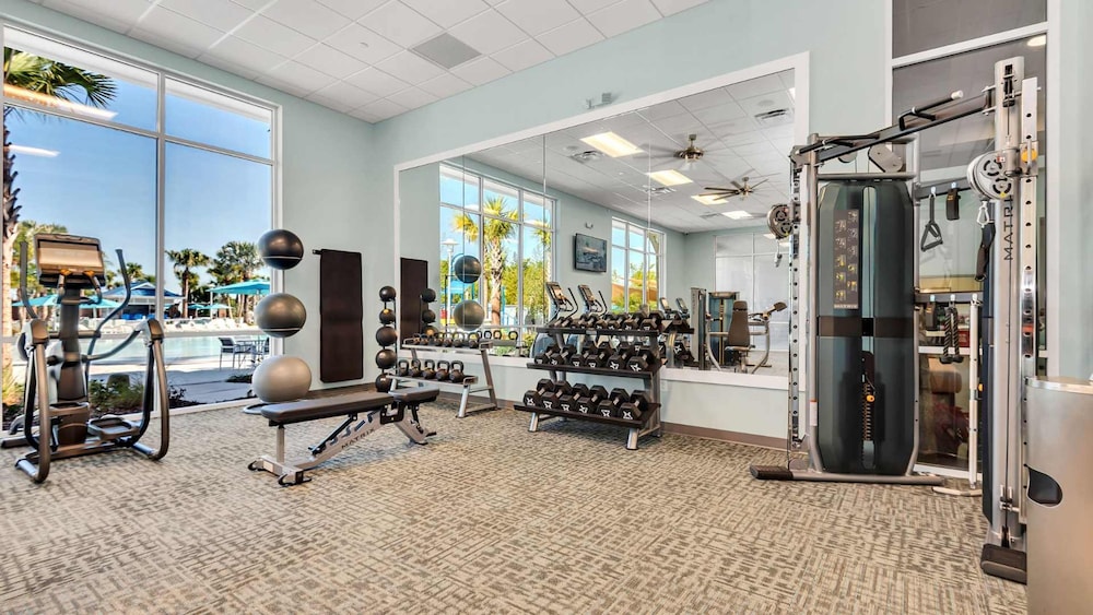 Modern 5BR Townhouse w Private Pool Near Disney