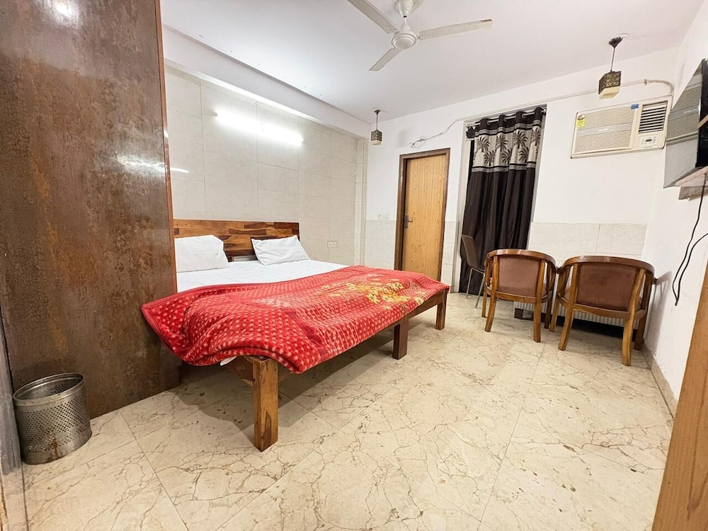 Hotel Twamev Ashram
