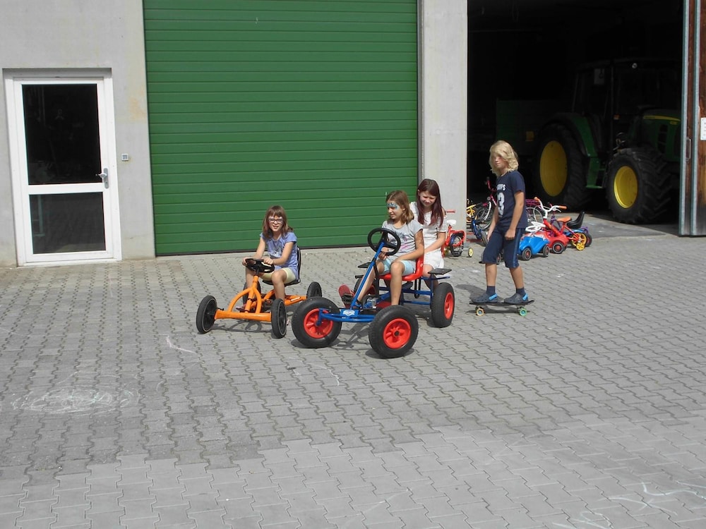 Photo 8