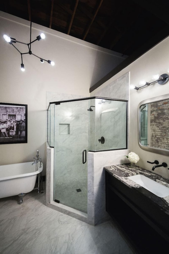 Florence Vacations - GunRunner Boutique Hotel - Property Image 23