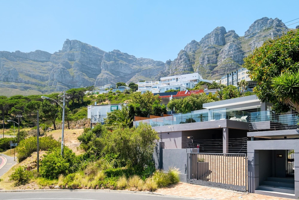 Ocean View Camps Bay 5bed Villa w Pool Valtameri