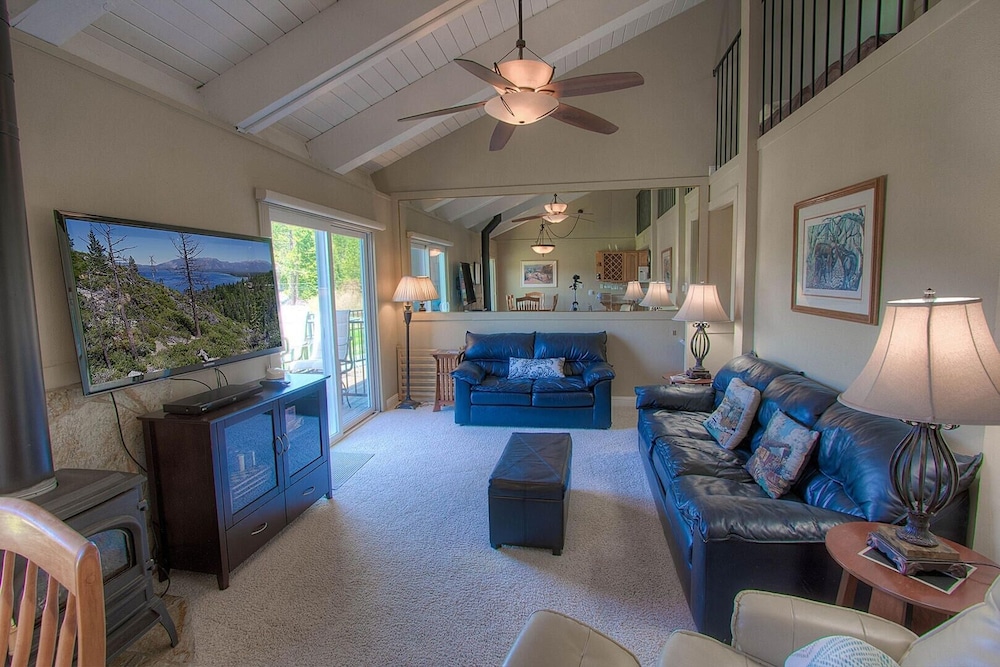 Park View Paradise 3 Bedroom Condo by RedAwning - Property Image 14