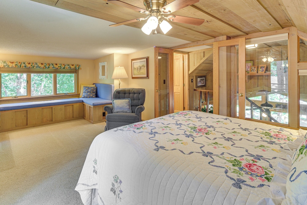 Waterfront Escape on Big Sand Lake w/ Private Dock
