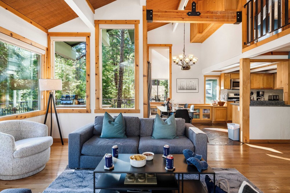Year-round Tahoe Escape With Hot Tub & Outdoor Dining Timberline Haven by Avantstay