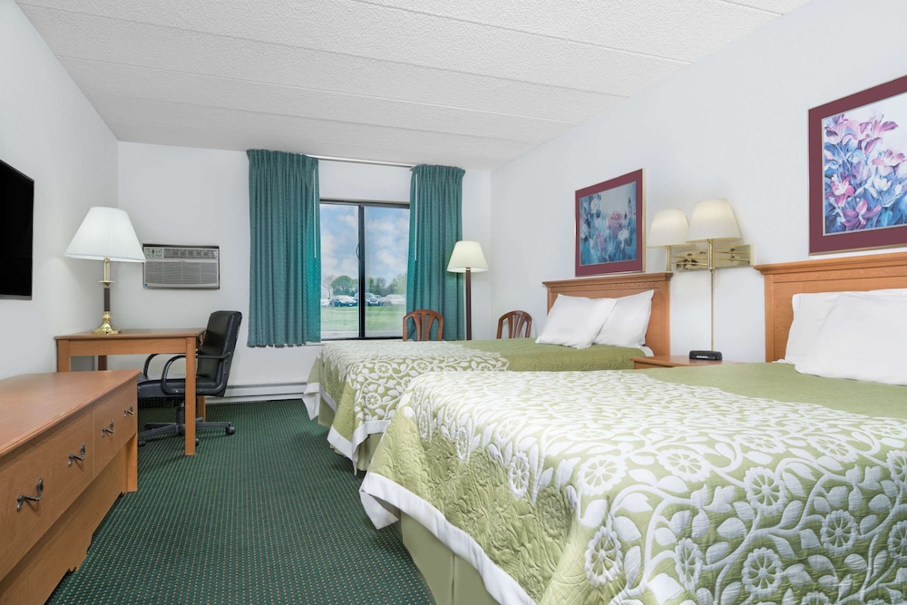 St Cloud Vacations - Days Inn by Wyndham St Cloud - Property Image 5