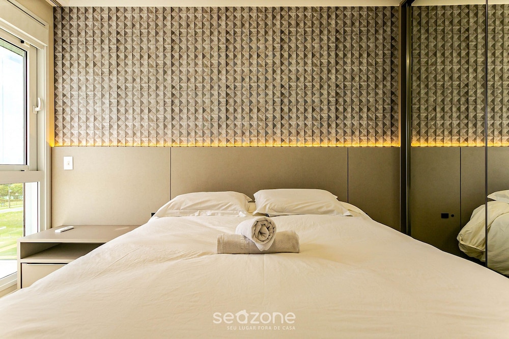 Sophisticated fit With 3 Suites Jurere Les403