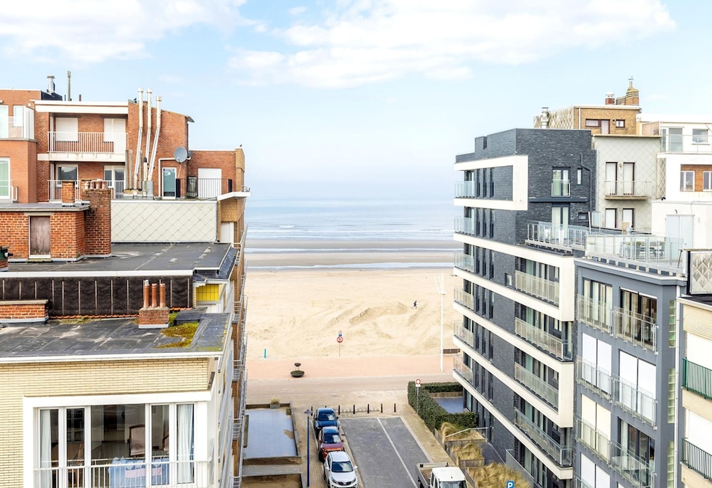 Stunning Penthouse With Beautiful sea View