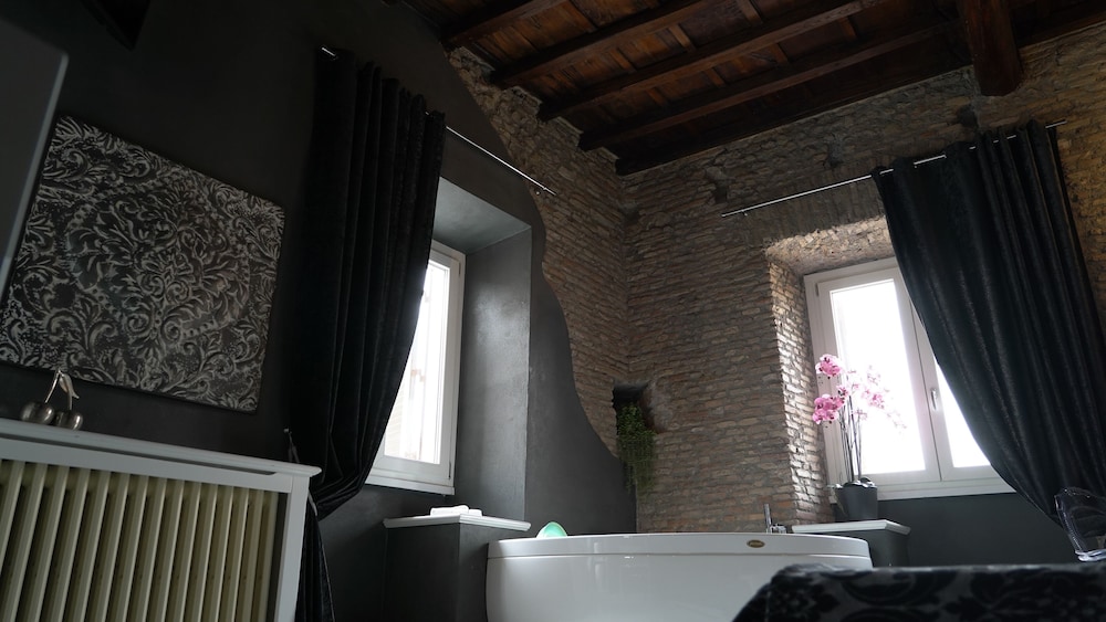 Rhome Luxury suite