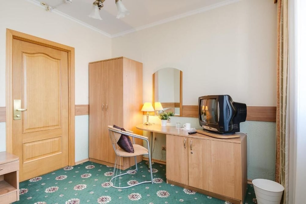 41 Orekhovo 3 Bedroom Apartment near Tsaritsyno Park