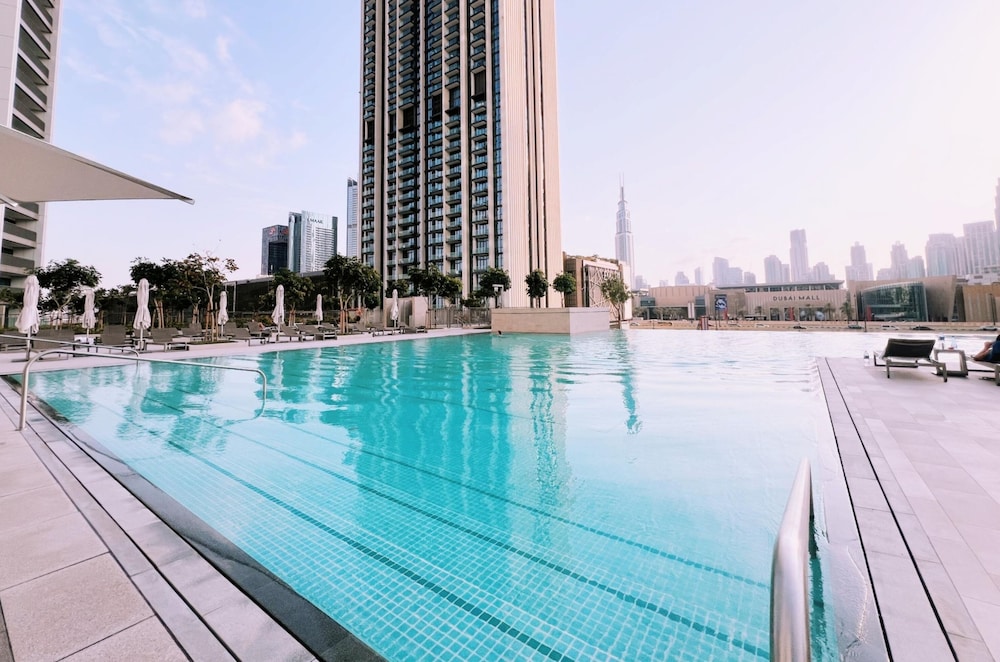Elegant 1BR Apt Steps Away From Dubai Mall