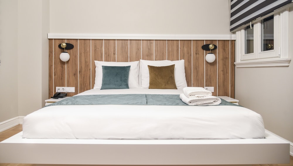 Luxir Hotel - Image 39