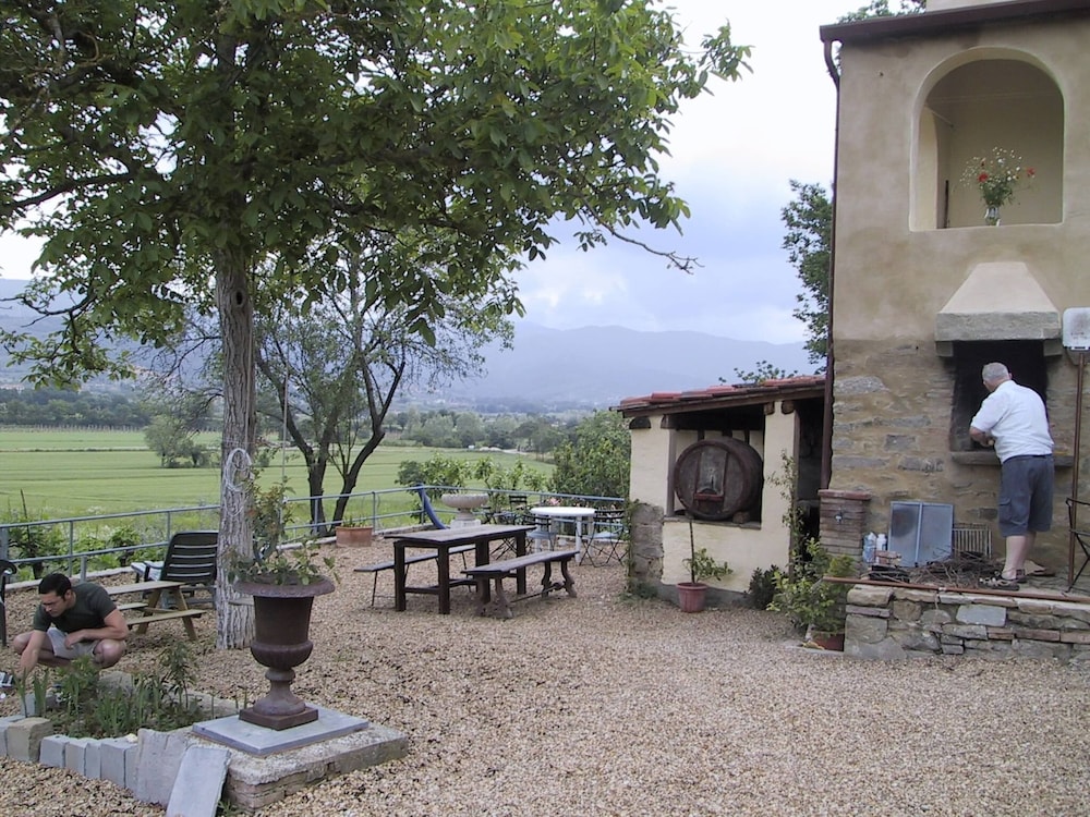 Tuscan Villa in Castiglion Fiorentino w/ Pool view 2