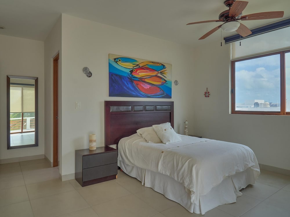 Puerto Paraiso - Yucatan Home Rentals view 3