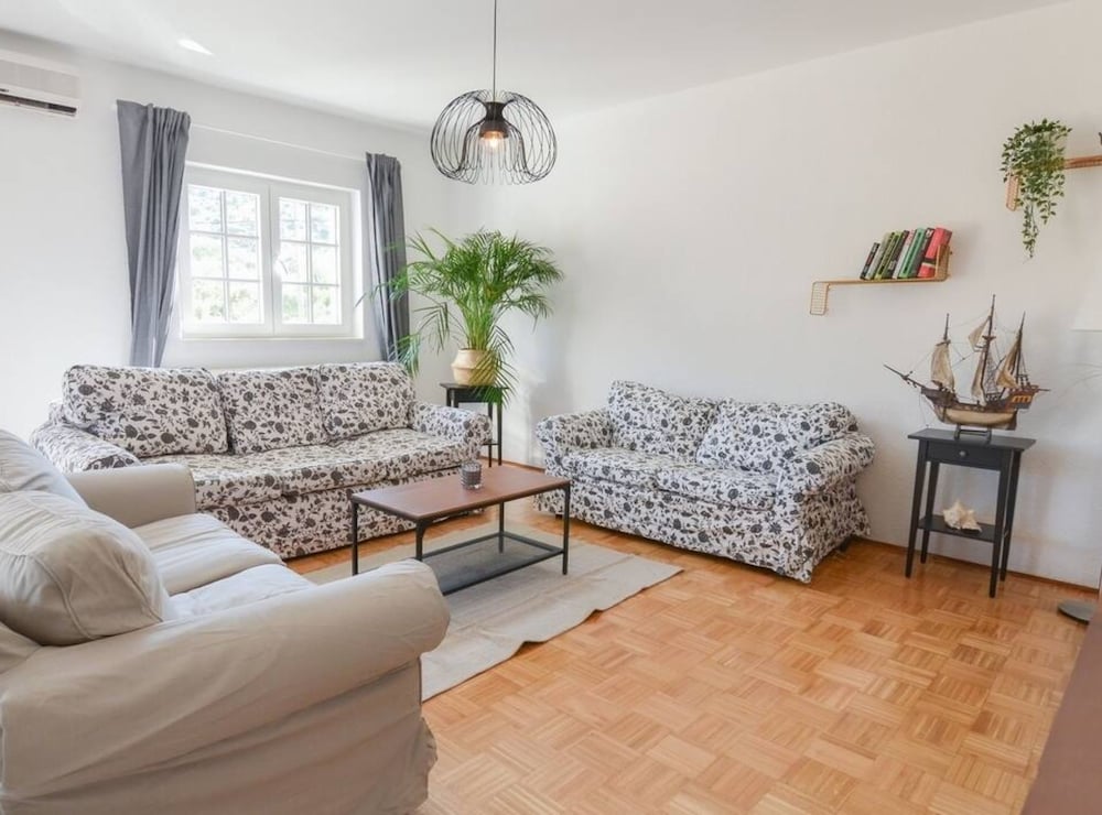 Apartment Villa Troskot