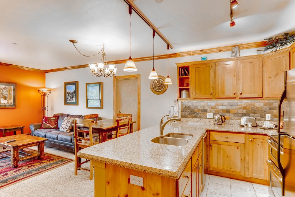 Summit County Vacations - Updated 1br Premier At Black Bear Lodge- Kids Ski Free 1 Bedroom Condo by RedAwning - Property Image 19