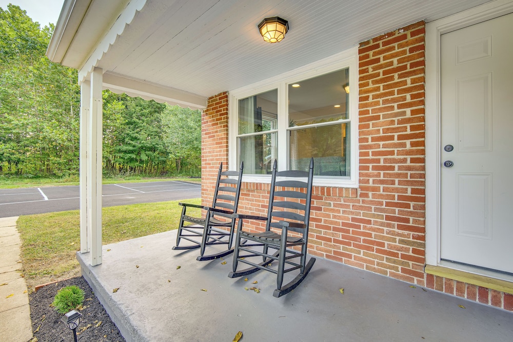 York Farmhouse Hideaway Near Lake Redman