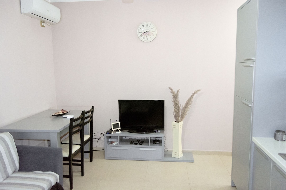 Lovely 1- Bedroom Apartm, Huge Balcony, Lovely View