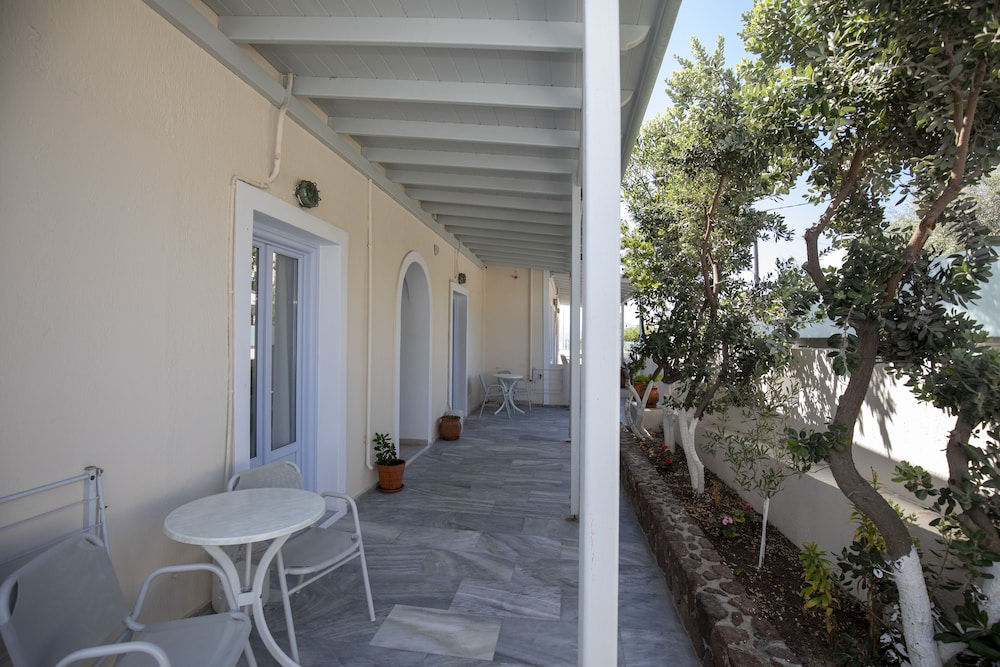 Erato Apartments