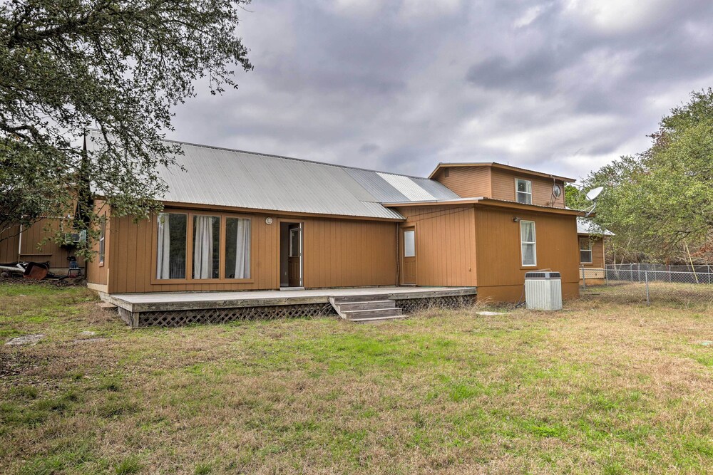 Dripping Springs Home w/ Deck, Near Wedding Venue view 4