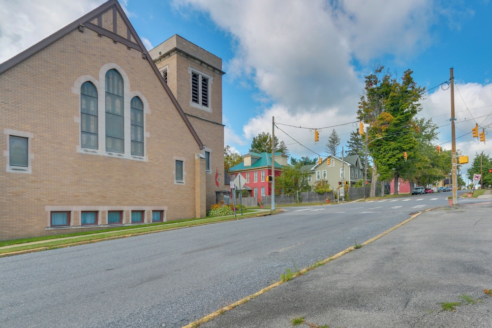 14 Mi to Black Moshannon! Pet-friendly Apartment