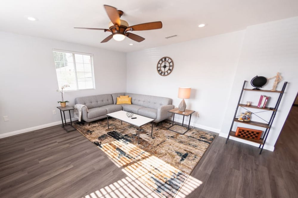 Large 4-bedroom House With AIR Hockey Table Close TO Disneyland IN Orange County p41