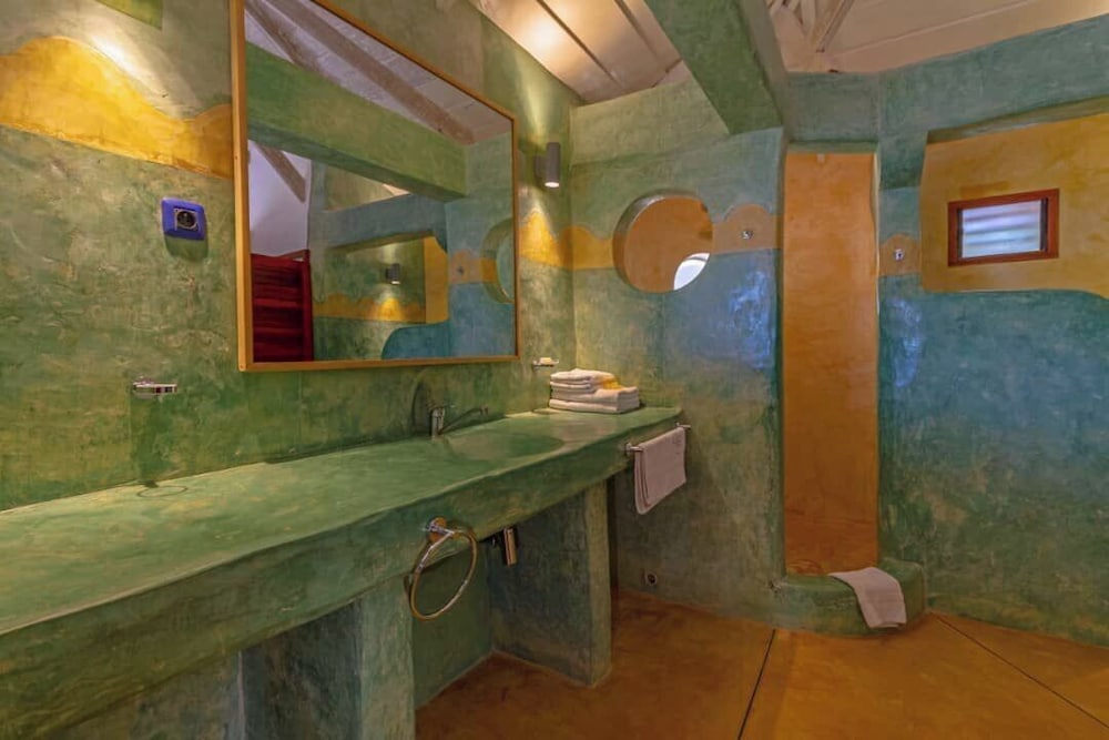 Lou Moon Eco-Luxury Resort
